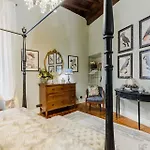 Apartment Casa Pitt, A Luxury 3 Bedrooms In Lucca