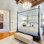 Apartment Casa Pitt, A Luxury 3 Bedrooms In