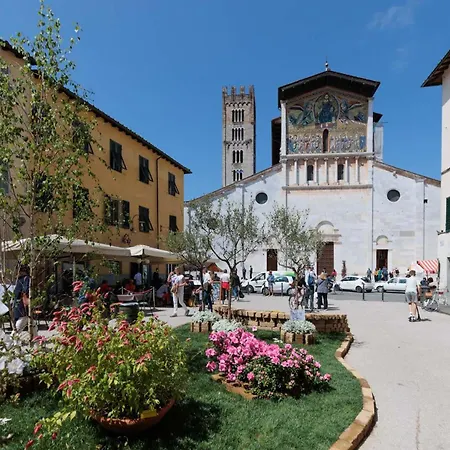 Apartment Casa Pitt, A Luxury 3 Bedrooms In Lucca