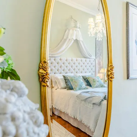 Casa Pitt, A Luxury 3 Bedrooms In Apartment Lucca