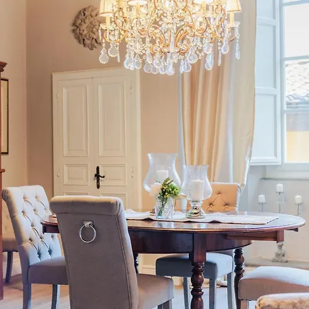 Apartment Casa Pitt, A Luxury 3 Bedrooms In *