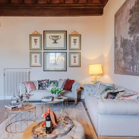 Casa Pitt, A Luxury 3 Bedrooms In Apartment Lucca